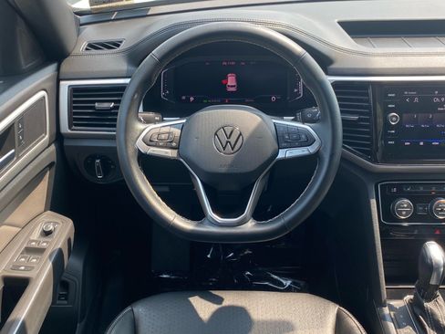 Certified 2023 Volkswagen Atlas Cross Sport SE w/ Panoramic Sunroof Package AWD/4WD image 5