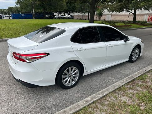 Used 2020 Toyota Camry LE FWD image 6