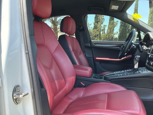 Used 2019 Porsche Macan AWD/4WD image 19