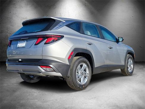 New 2026 Hyundai Tucson SE image 3
