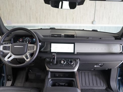 Used 2024 Land Rover Defender 110 S image 17