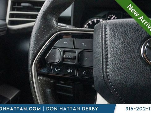 Used 2022 Toyota Tundra SR5 AWD/4WD image 11