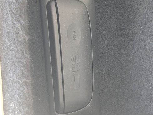 Used 2017 Jeep Grand Cherokee Limited w/ Luxury Group II image 17