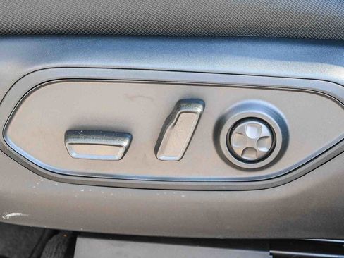 New 2025 Jeep Grand Cherokee Laredo image 31