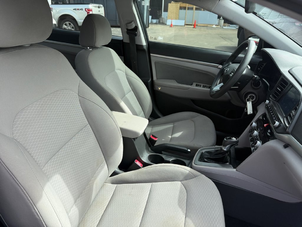 Used 2020 Hyundai Elantra SEL FWD image 18