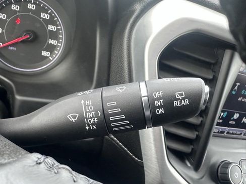 Used 2019 GMC Acadia SLT image 23