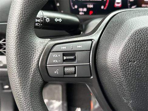 Used 2025 Honda Accord LX image 23