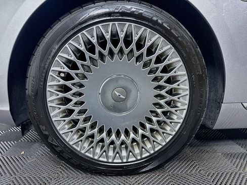 Used 2020 Genesis G90 3.3T Premium RWD image 41