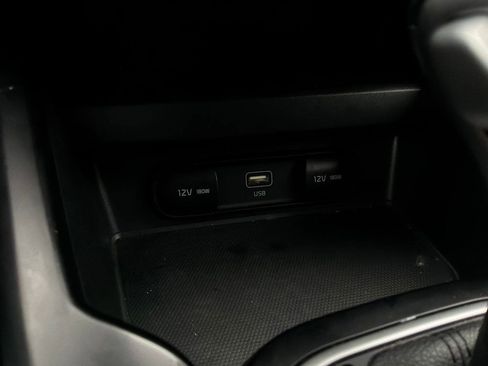 Used 2025 Kia Soul LX w/ LX Technology Package FWD image 23