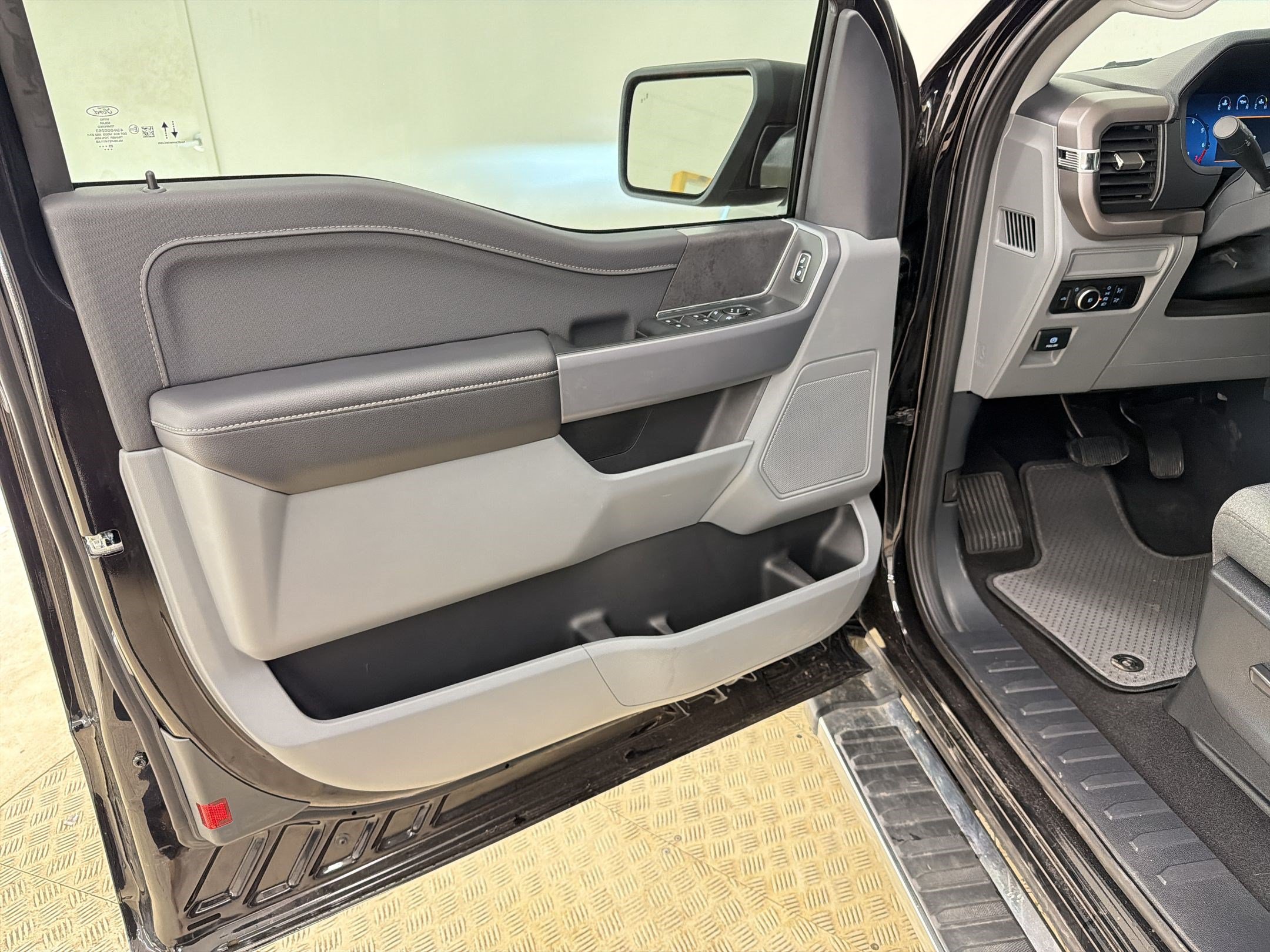 New 2026 Ford F150 XLT w/ XLT Chrome Appearance Package RWD image 20