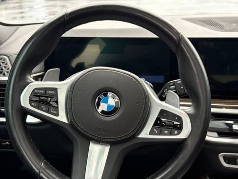 Used 2025 BMW X5 xDrive40i w/ M Sport Package AWD/4WD image 14