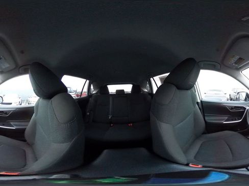 Used 2025 Toyota RAV4 LE image 41