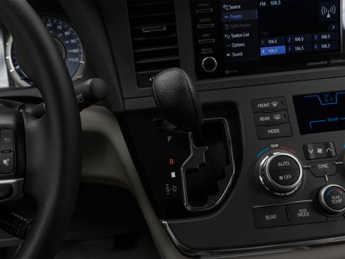 Used 2020 Toyota Sienna LE FWD image 28