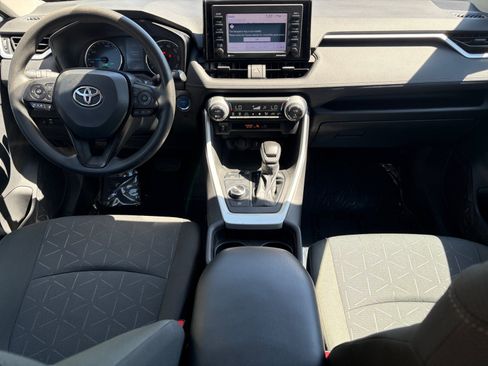 Used 2021 Toyota RAV4 XLE AWD/4WD image 24