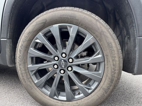 Used 2023 Chevrolet Traverse RS AWD/4WD image 24