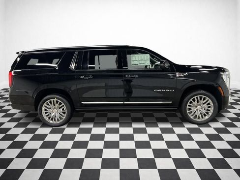 New 2026 GMC Yukon XL Denali w/ Denali Reserve Package image 2