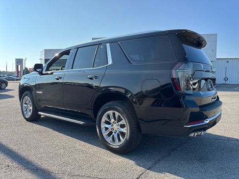 Used 2025 Chevrolet Tahoe Premier AWD/4WD image 4