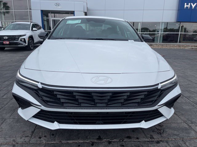 New 2025 Hyundai Elantra SEL FWD image 2