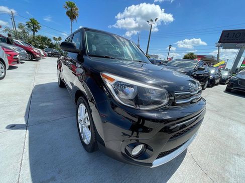 Used 2018 Kia Soul + FWD image 3