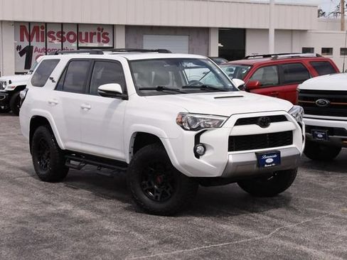 Used 2019 Toyota 4Runner TRD Off-Road Premium AWD/4WD image 2