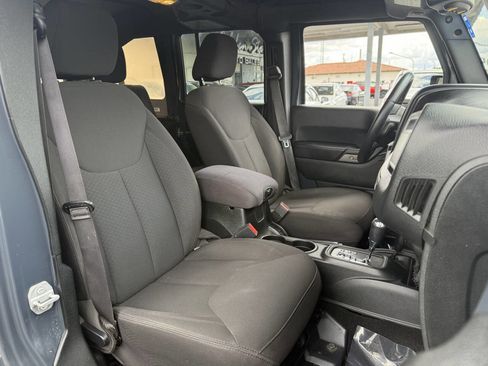 Used 2017 Jeep Wrangler Unlimited Sport w/ Quick Order Package 24S AWD/4WD image 11