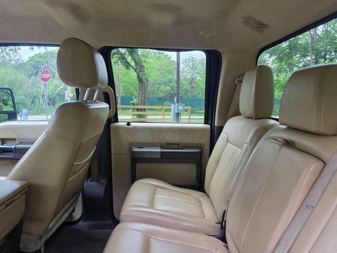 Used 2013 Ford F250 XLT w/ Chrome Pkg AWD/4WD image 16