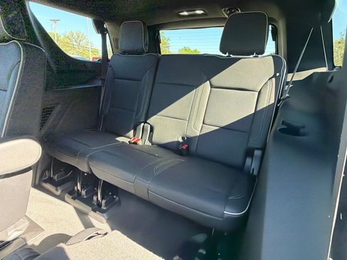 Used 2022 GMC Yukon SLT w/ SLT Premium Package AWD/4WD image 28