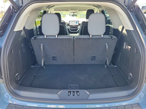Certified 2025 Ford Explorer Active w/ Active Comfort Package AWD/4WD image 8