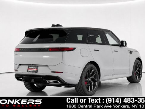 Used 2024 Land Rover Range Rover Sport Dynamic SE AWD/4WD image 6