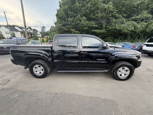 Used 2012 Toyota Tacoma 4x4 Double Cab w/ TRD Off-Road Pkg image 4