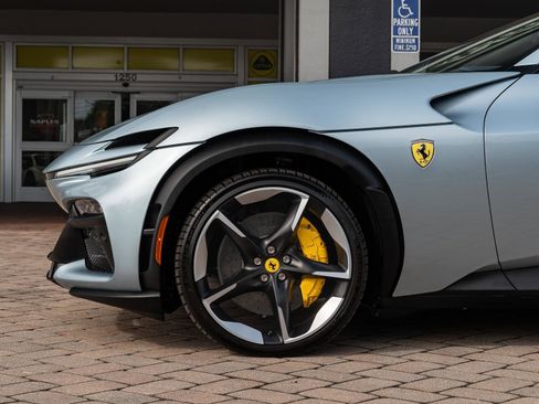 Used 2025 Ferrari Purosangue AWD/4WD image 29