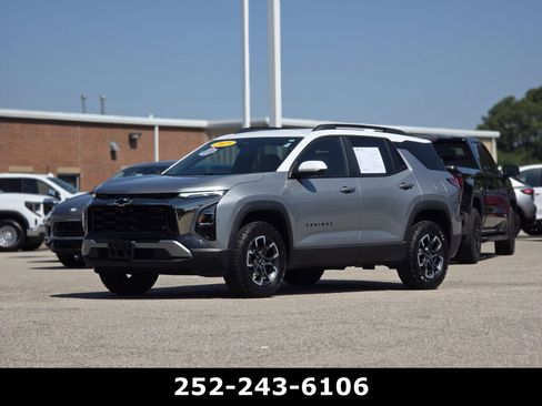 Used 2025 Chevrolet Equinox ACTIV w/ Safety and Technology Package FWD image 3