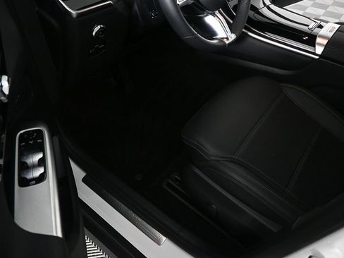 Certified 2025 Mercedes-Benz GLC 300 4MATIC image 7