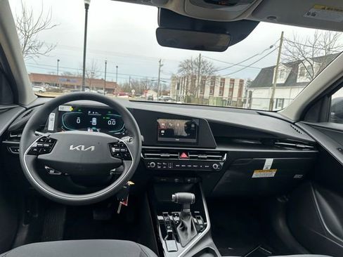 New 2026 Kia Niro LX image 3
