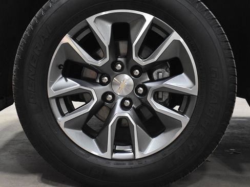 Used 2024 Chevrolet Silverado 1500 LT AWD/4WD image 29