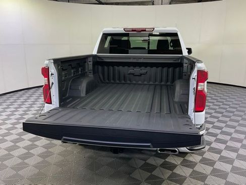 Used 2026 Chevrolet Silverado 1500 High Country w/ Technology Package AWD/4WD image 37