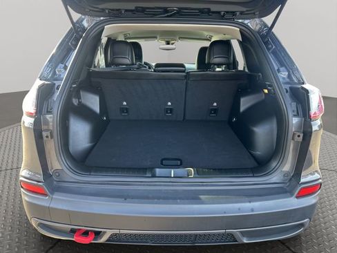 Used 2022 Jeep Cherokee Trailhawk image 24