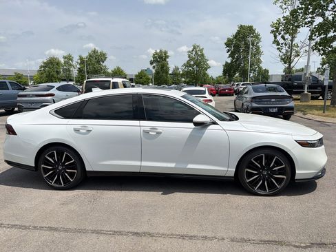 Used 2023 Honda Accord Touring image 8
