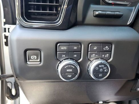 Used 2024 GMC Sierra 2500 AT4 w/ AT4 Premium Plus Package image 30