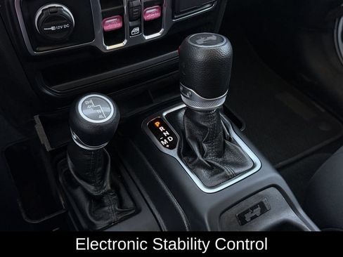 Used 2021 Jeep Wrangler Unlimited Sport AWD/4WD image 25