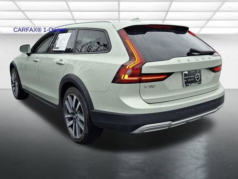 Certified 2022 Volvo V90 B6 Cross Country w/ Advanced Package AWD/4WD image 4