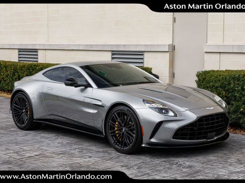 Used 2025 Aston Martin V8 Vantage Coupe image 15