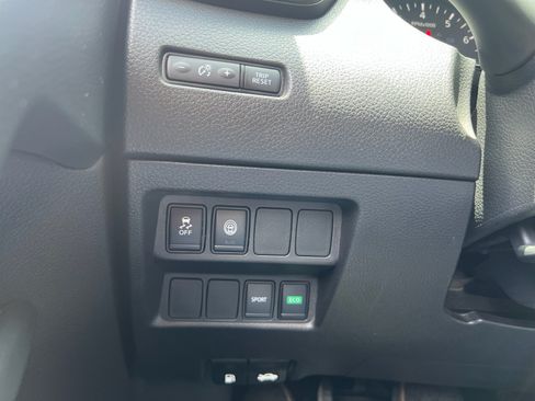 Used 2021 Nissan Rogue Sport S FWD image 19