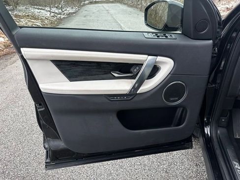 Certified 2023 Land Rover Discovery Sport SE R-Dynamic AWD/4WD image 8