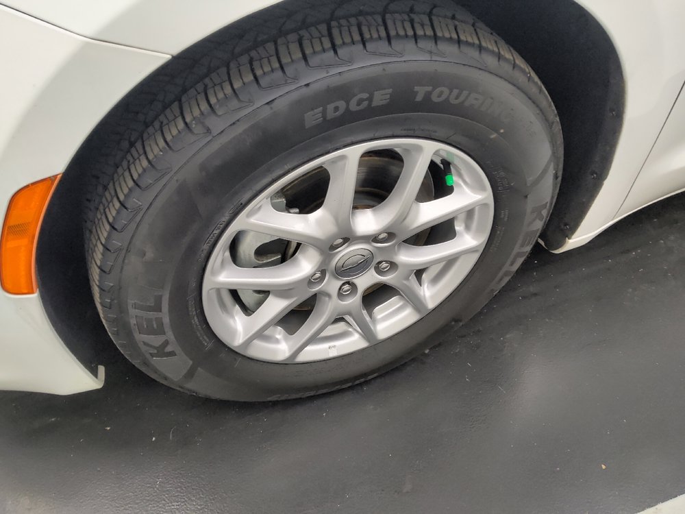 Used 2023 Chrysler Voyager LX FWD image 31