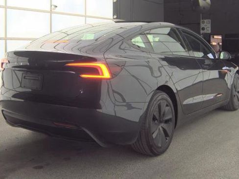 Used 2025 Tesla Model 3 Long Range image 4
