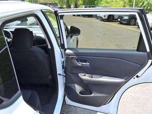 Used 2024 Nissan Rogue SV AWD/4WD image 33