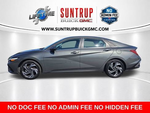 Used 2025 Hyundai Elantra SEL FWD image 2