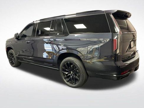 Used 2023 Cadillac Escalade ESV Sport Platinum w/ LPO, ONYX Package AWD/4WD image 3