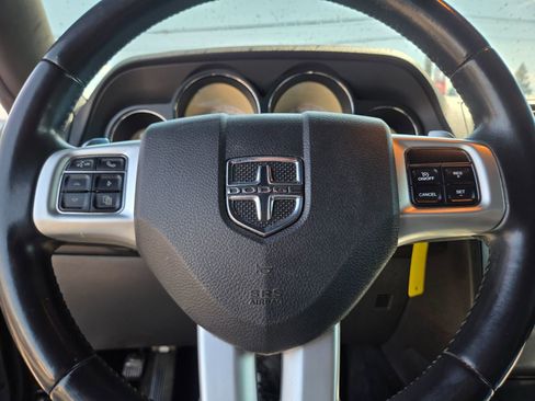 Used 2013 Dodge Challenger R/T image 14